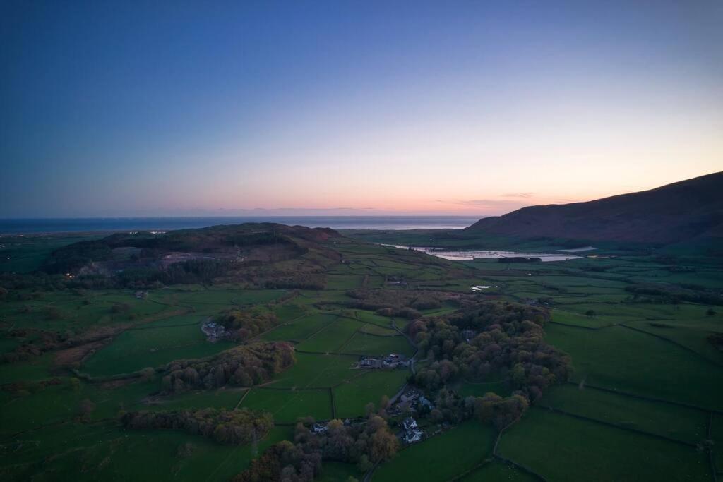Luxurious Cottage With Hot Tub, Lake District Duddon Exterior foto
