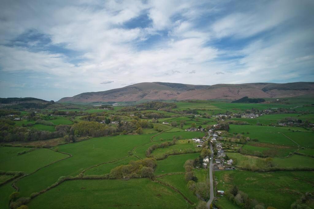 Luxurious Cottage With Hot Tub, Lake District Duddon Exterior foto
